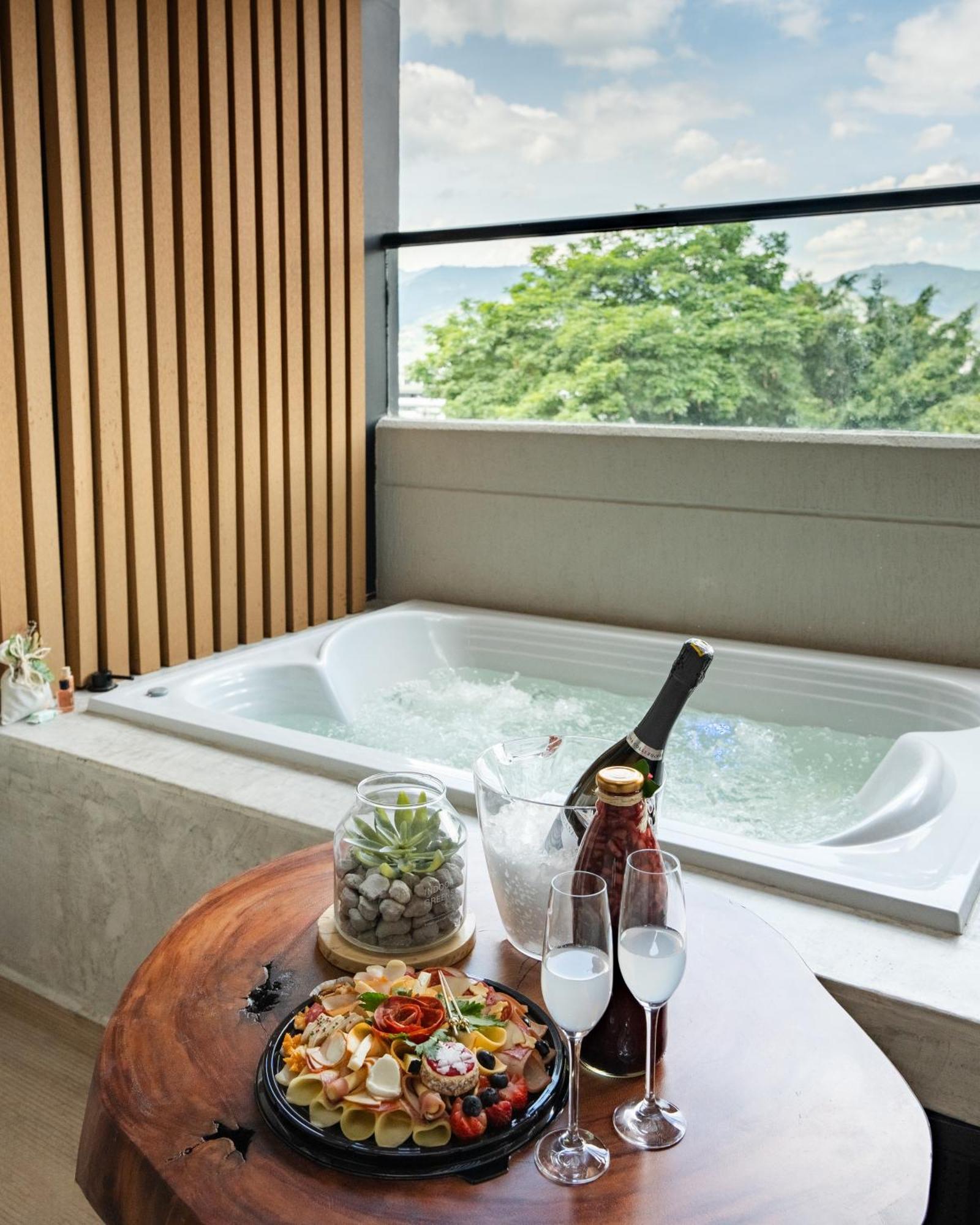 Nakua Stay & Work Medellin Bagian luar foto